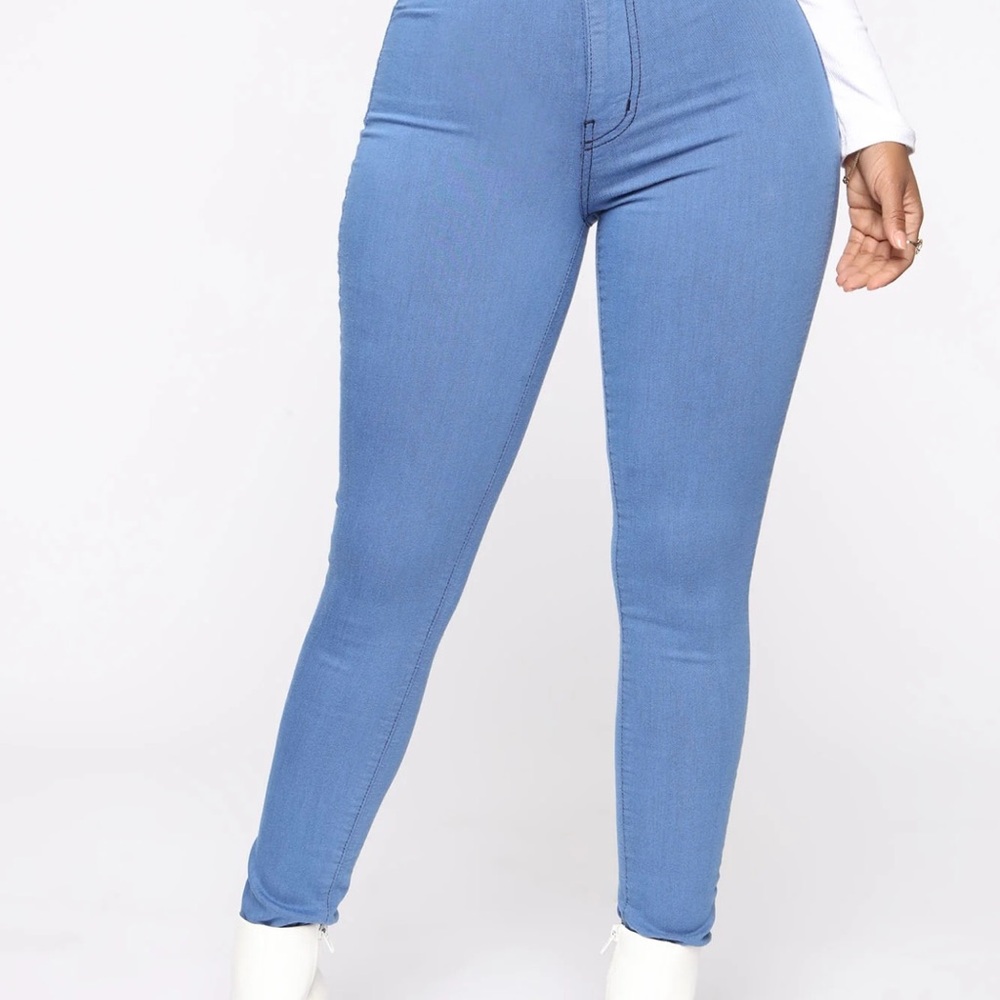 FASHION NOVA Super High Waist Denim Skinnies Medium Blue Wash Size 7 NWT - Picture 4 of 11